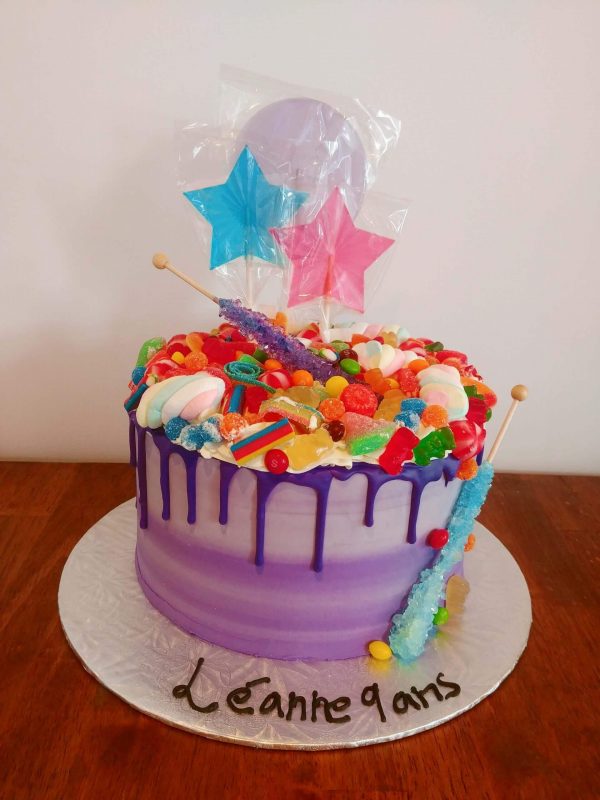 Gâteau d'anniversaire Éclate Bonbon - Joly Gâteries